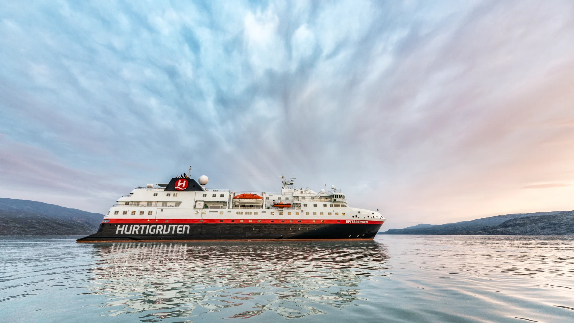 HX Hurtigruten Expeditions